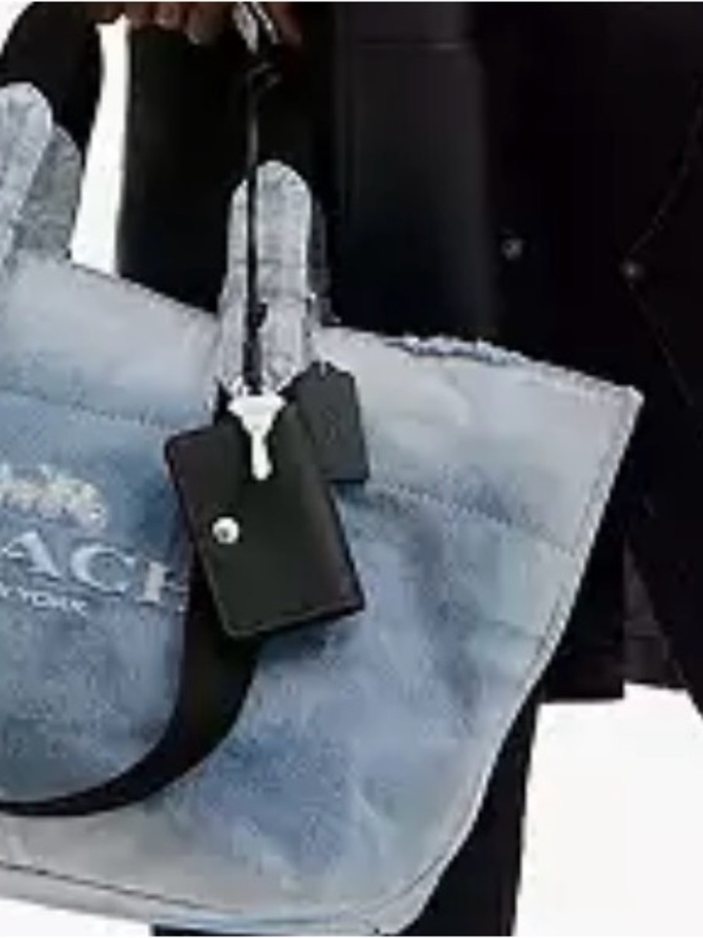 Coach Black Leather Card Holder with Key  charm and hang tag on Loop - Picture 2 of 7